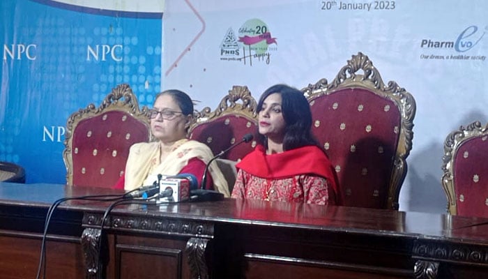 Saima Rasheed, executive member of Pakistan Nutrition and Dietetic Society, explaining the details of the survey.