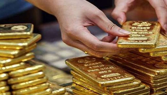 4900 rupees increase in gold price per tola Iconic photo