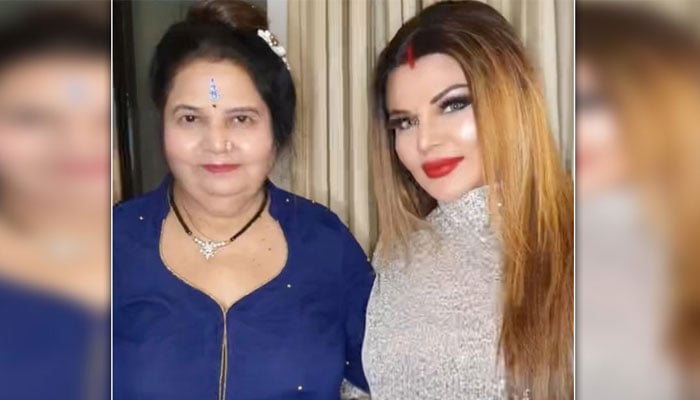 Rakhi Sawant's mother passes away, emotional scenes of the last moments File photo