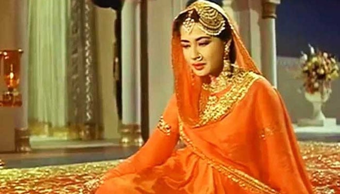 Confirmation of the Pakistani remake of the film 'Pakeeza', who will be 'Meena Kumari'?