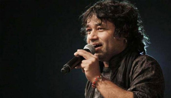 Kailash Kher attacked with bottle during concert