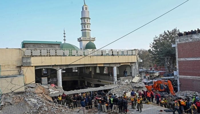 Peshawar blast, the number of martyrs increased to 72, 157 injured Peshawar blast, the number of martyrs increased to 72, 157 injured