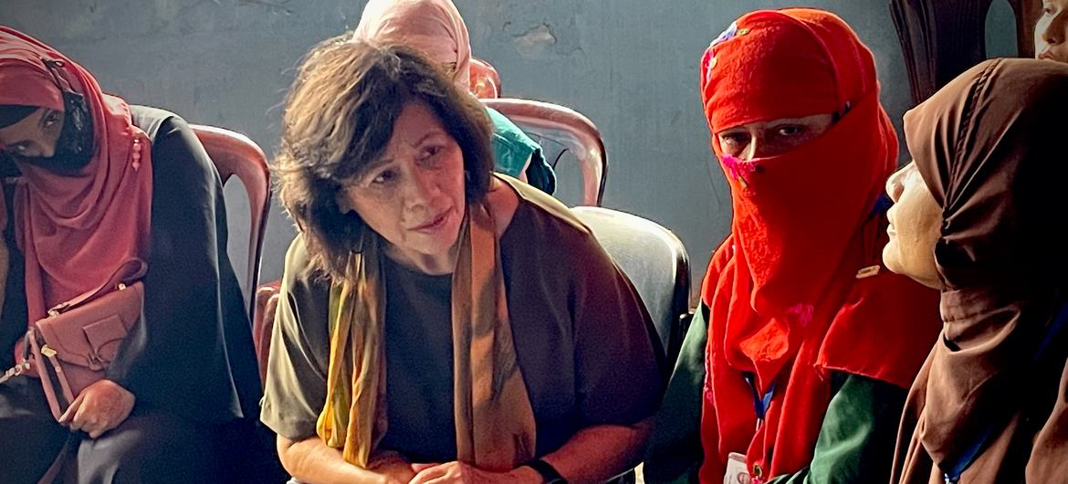 Special Envoy Noeleen Heyzer meets with women at the UN Women/Action Aid’s women community centre in Cox’s Bazar on 23 August 2022. Special Envoy Noeleen Heyzer meets with women at the UN Women/Action Aid’s women community centre in Cox’s Bazar on 23 August 2022.