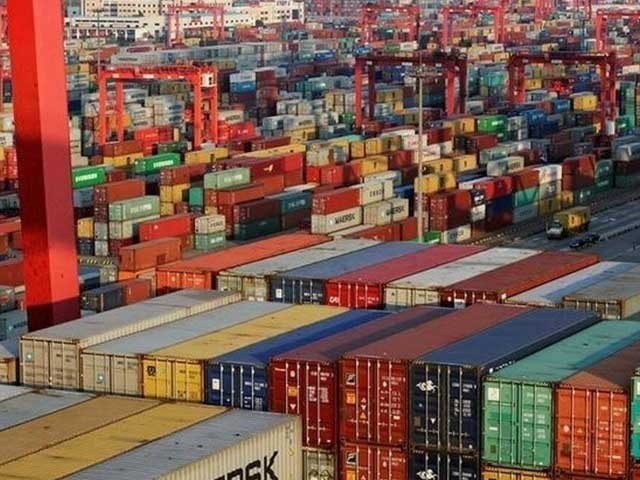 90% of containers are lying at private terminals, Karachi Chamber Government should put pressure on shipping companies to remove demurrage, detention charges, Tariq Yusuf. Photo: File
