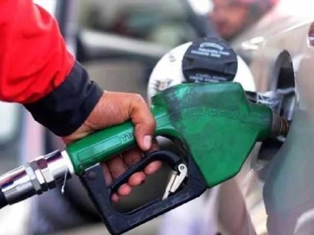 FIA arrested the accused involved in petrol theft The action was taken at the request of a private petrol company (Photo: File).