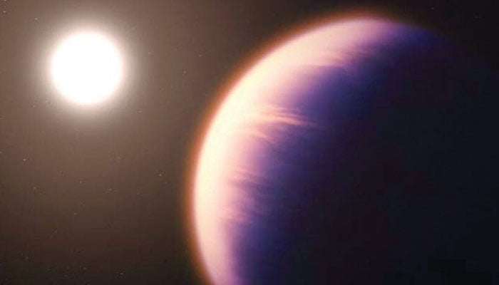 Atmosphere and cloud discovery on a distant planet