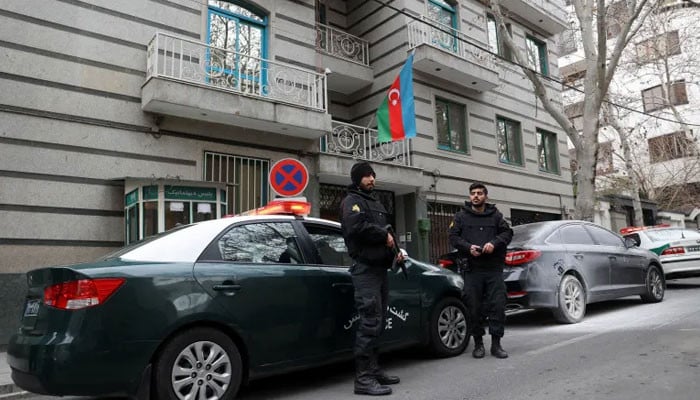 Azerbaijan's announcement to recall the diplomatic staff from the embassy in Tehran