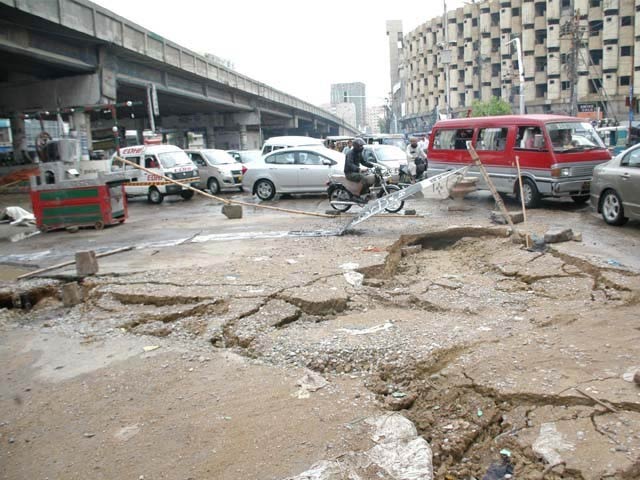 Bandar Bant in Karachi development funds, payment of Rs 10 crore to the contractor without starting the work