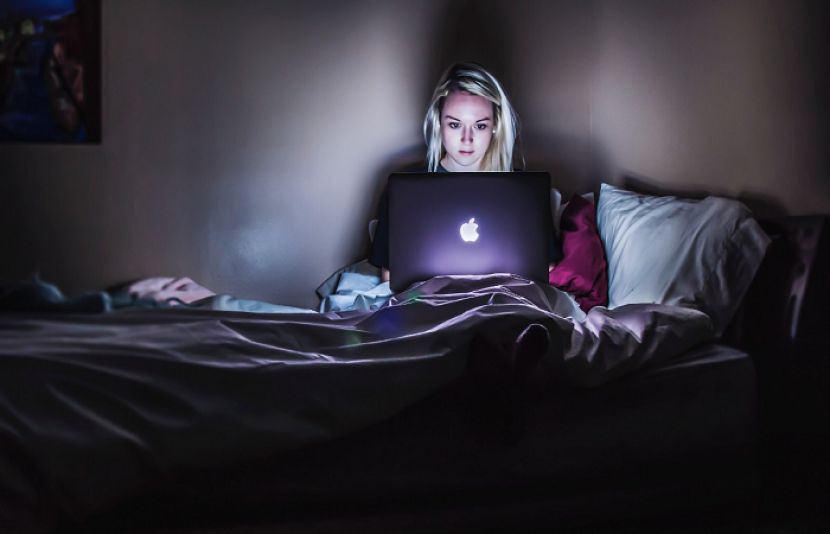 Is staying up late at night harmful to health?