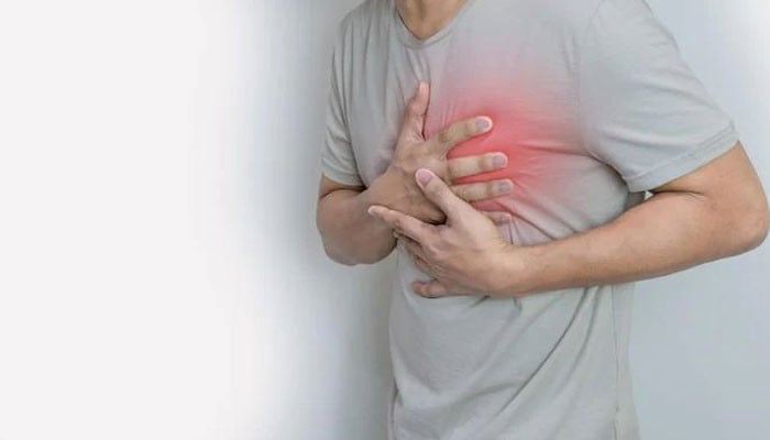 Risk of heart attack is higher in winter, experts