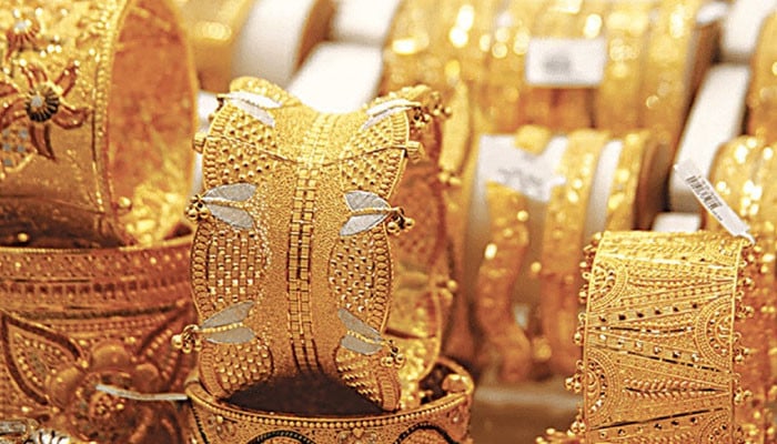 The price of gold per tola increased by one and a half thousand rupees