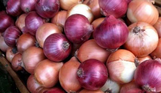 Quetta: Onion has gone up to Rs 250 per kg