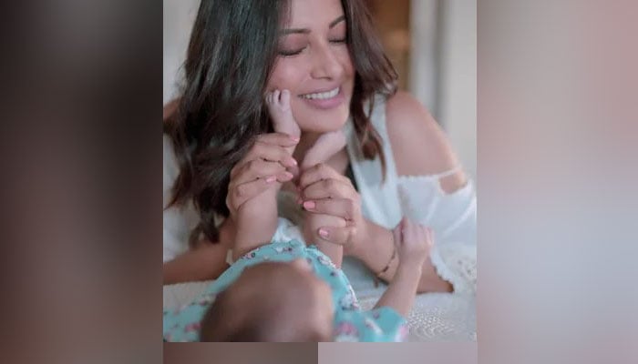 Bipasha Basu and daughter's new photo viral on the internet Photo courtesy of Instagram