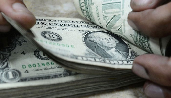 The dollar has become more than 275 in interbank Iconic photo