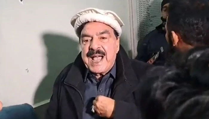 Raat was asking me to meet an important person, Sheikh Rashid File photo