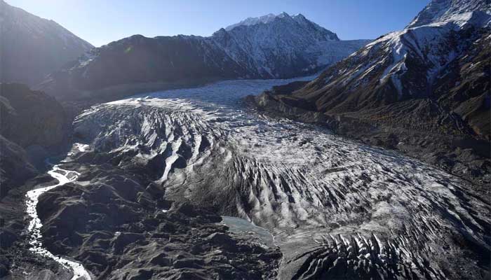 One and a half million people living around glacial lakes in the world, including Pakistan, are at risk, according to research One and a half million people living around glacial lakes in the world, including Pakistan, are at risk, according to research