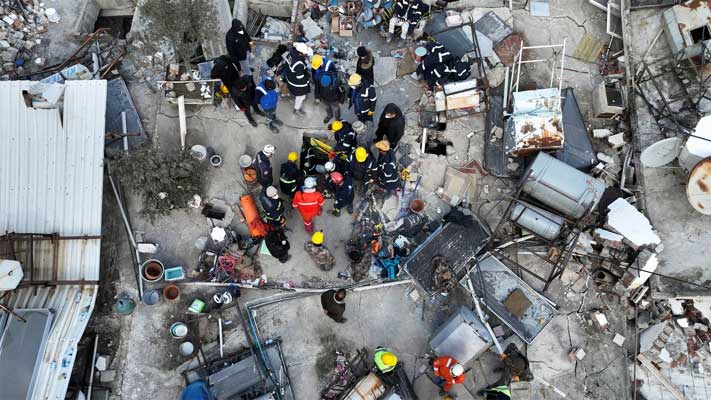 Six days after the earthquake, a 7-month-old baby was pulled out alive from the rubble Photo: Social Media