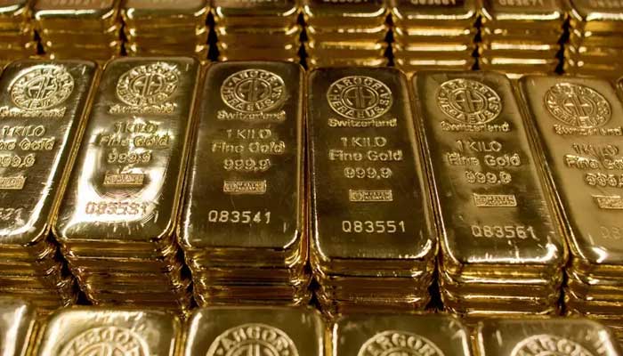 Gold has become cheaper by Rs 800 per tola in the country Gold has become cheaper by Rs 800 per tola in the country
