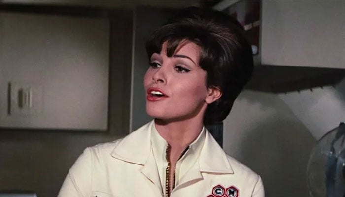 Rochelle Welch, the famous American actress of the past, died at the age of 82 Roquel Welch also won the Golden Globe Award for Best Actress in the movie The Three Musketeers.