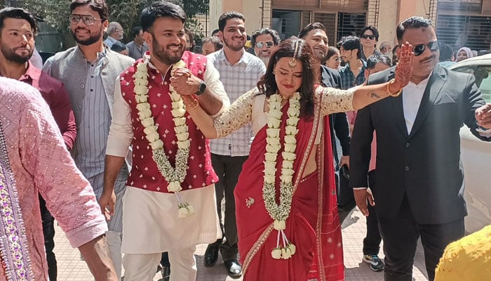 Swara Bhaskar and Fahad Ahmed's wedding pictures have come out Thanks to Twitter