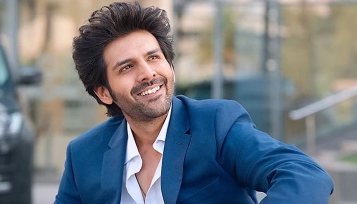 Bollywood actor Karthik Aaryan's visit to the temple became expensive Karthik Aryan—File photo
