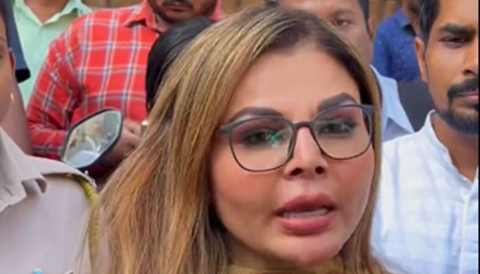 I pray, those who are more sad should also pray Tahajjud: Rakhi Sawant