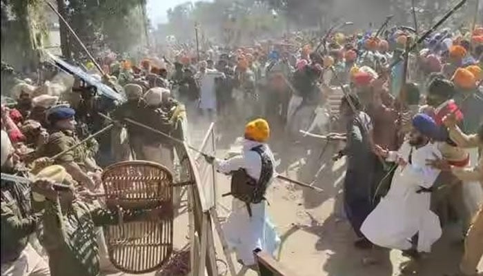 Sikhs take up arms over Modi government