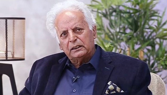 I felt ashamed to hear the words of Javed Akhtar, Mustansar Hussain Tarar File photo