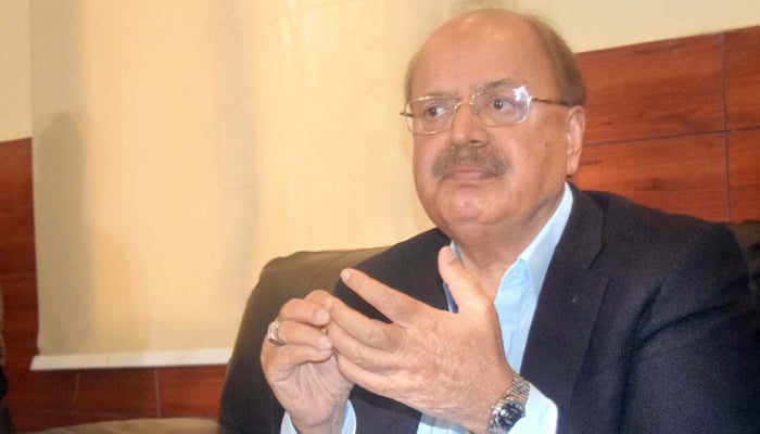 Instead of going to his in-laws, Sheikh Rasheed ran away from the narrow street, Manzoor Wasan Manzoor Wasan....file photo
