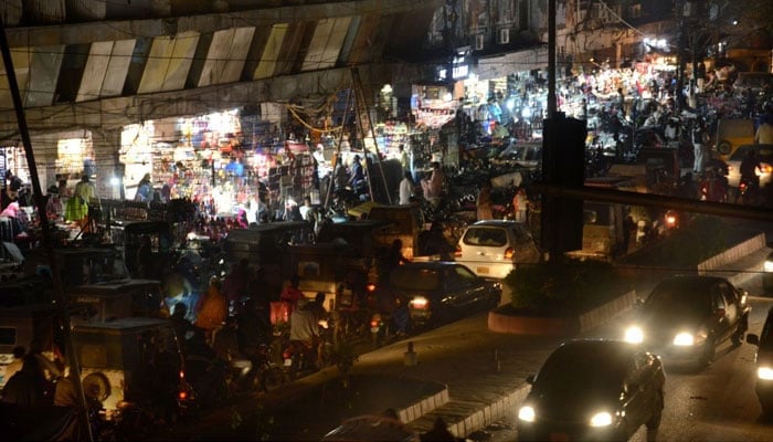 The decision to close Karachi's markets at 8:30 pm could not be implemented The decision to close Karachi's markets at 8:30 pm could not be implemented