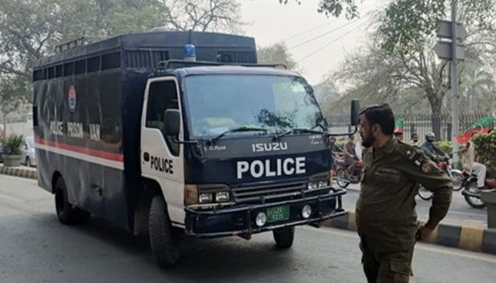 Police announcement regarding the arrest in front of the Central Jail File photo