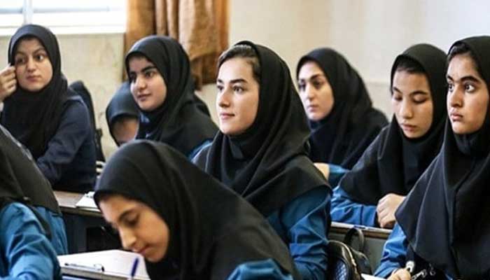 To close schools, female students are being attacked with poisonous gas, Iranian Minister Iranian schoolgirls, file photo