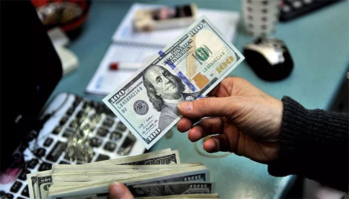 Interbank, the dollar became Rs 260 —File photo