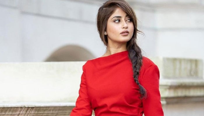 Why does Sajal Ali have difficulty choosing a script?