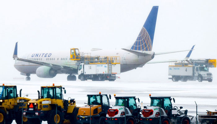 2,000 flights canceled due to winter storm in America, 15,000 delayed