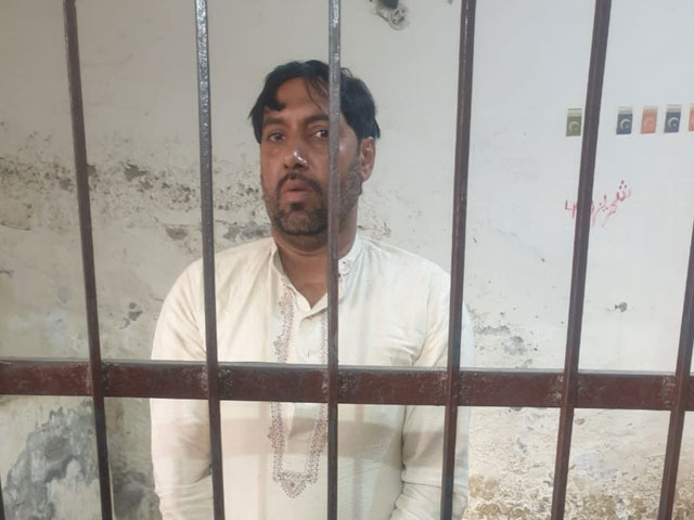 Advertiser and fugitive accused who fired on Peshawar police arrested