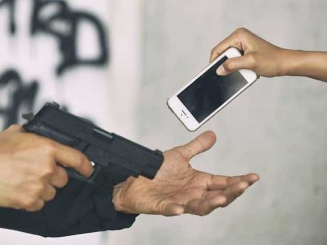 Students of Karachi presented a solution to street crimes This data can also be used by security agencies for investigation (photo file).