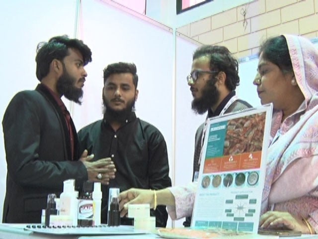 Maritime Exhibition; The products of Pakistani students are the center of attention of foreign delegates —Photo: Express News