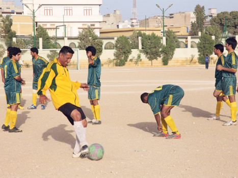 Commencement of Commissioner Karachi's dream;  A football coach from Lyari left for England