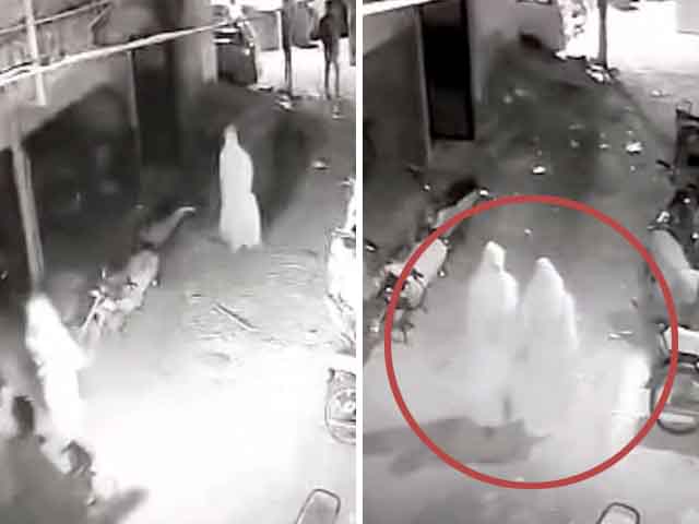 Burqa-clad women escape by cleaning the marriage house