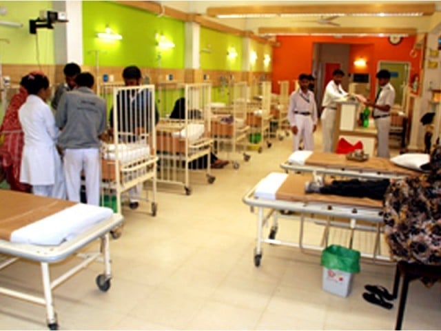 Abbasi Shaheed Hospital staff torture administrative officers After the incident, Chairman Health Committee Abdul Haseeb left the meeting. Photo: File