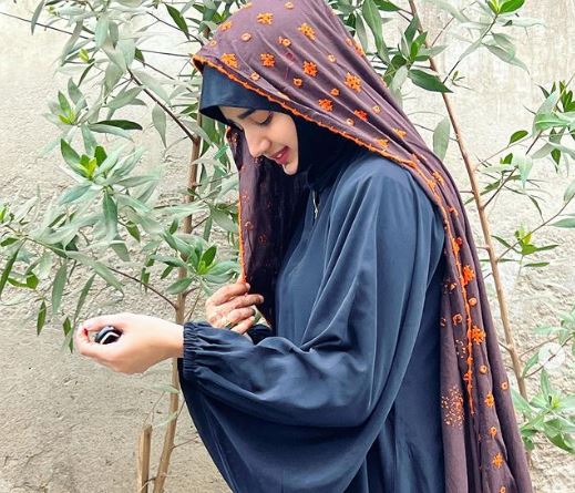 Actress Anam Fayyaz said goodbye to the showbiz industry for the sake of Islam