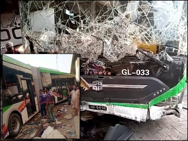 The front part of the bus was damaged when it hit the pavement: Photo: Express News