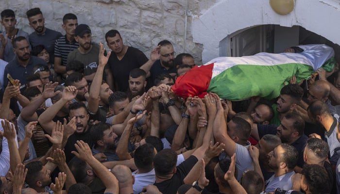 Aggression by Israeli forces in the West Bank, 10 Palestinians martyred, 100 injured