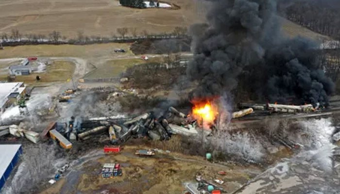 America, cargo train accident, 50 coaches derailed