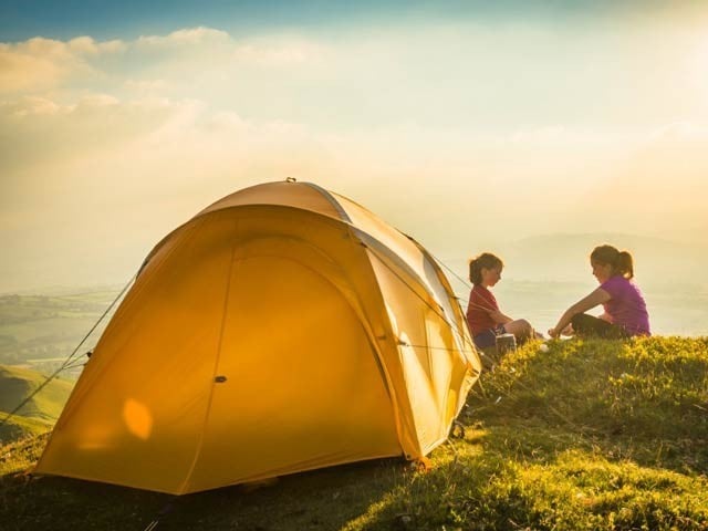 An air-conditioning tent cooled by a gallon of water