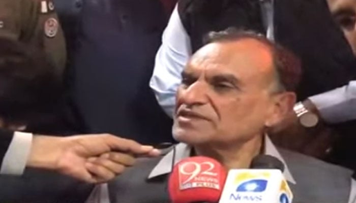 Azam Swati was arrested when he came to meet Shah Mehmood Qureshi