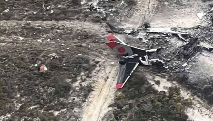 Boeing 737 that was pouring water to extinguish the fire crashed, both pilots survived