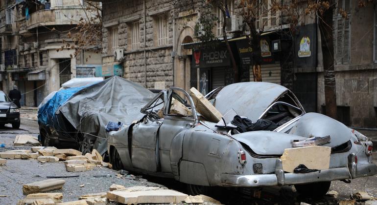 Children sleep in streets, too afraid to go home after quake disaster