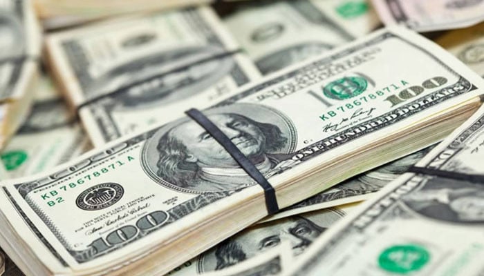 Dollar became expensive in interbank, cheaper in open market